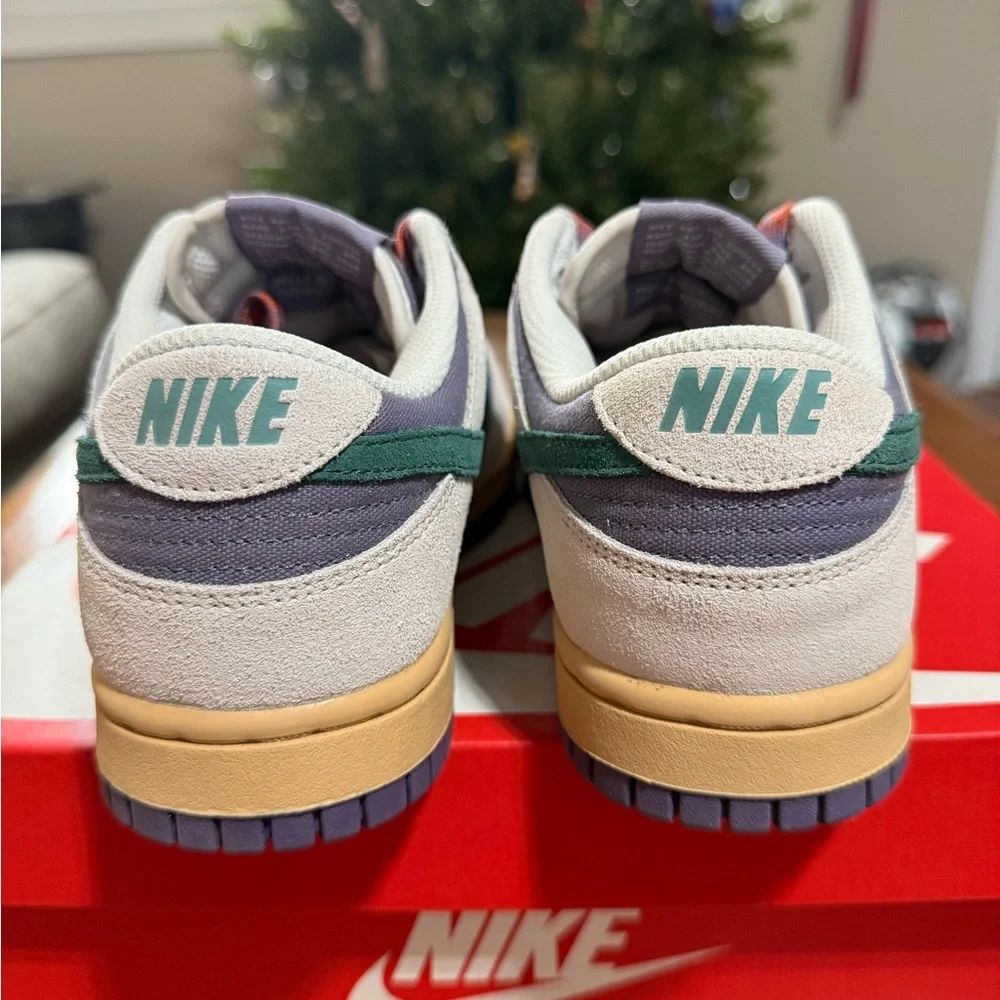 Nike Beige and Green Sneakers - Picture 3 of 12